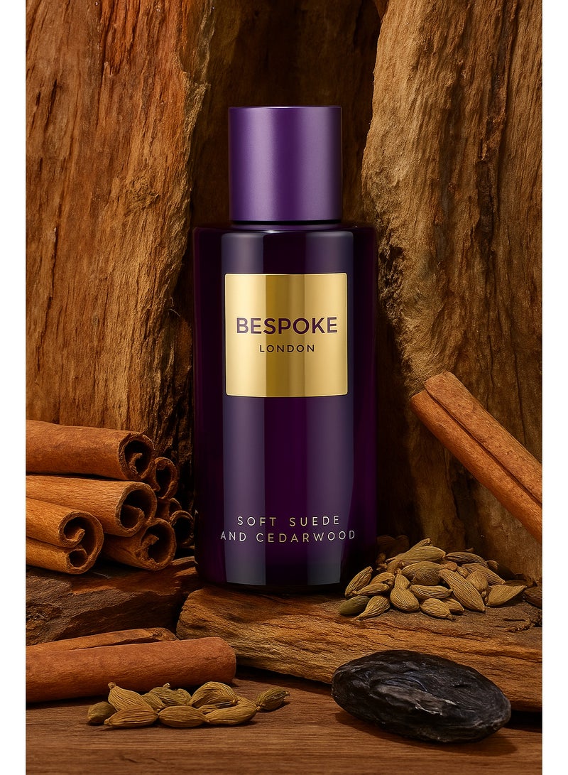 بيسبوك لندن عطر Bespoke London Gold Collection Soft Suede & Cedarwood للرجال، 100 مل | عطر رجالي فاخر يدوم طويلاً | رائحة خشبية وشرقية وغارماند | هدية فاخرة للرجال - Image 3